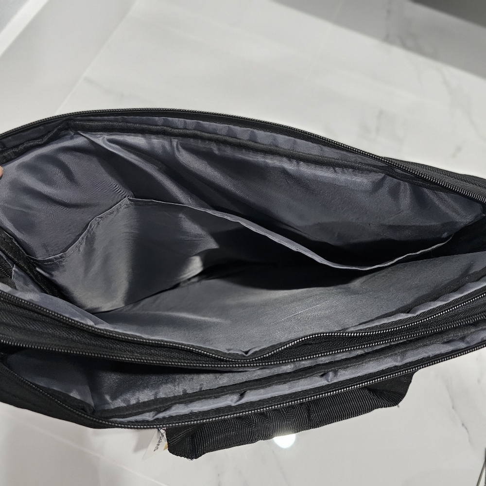Swissgear Anthem 17" Laptop Slimcase Bag - Black - Picture 4 of 6